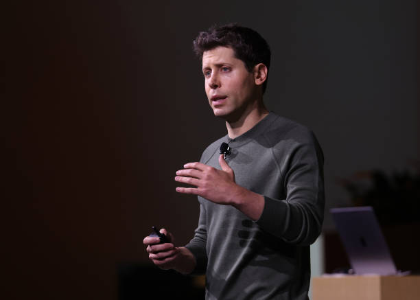Conférence OpenAI DevDay 2023 avec PDG Sam Altman prononçant le discours douverture à San Francisco.
